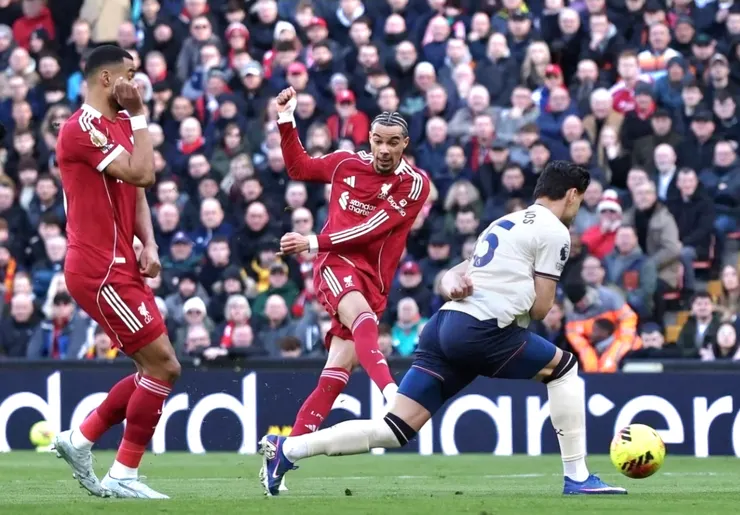 伊傑迪基抽射破網助利物浦領先1:0