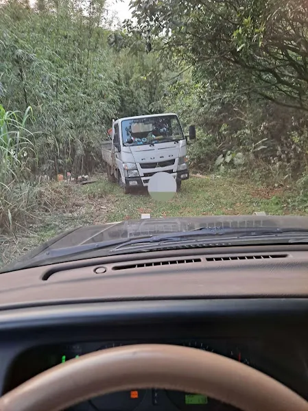 山區泥地陷車拖吊救援