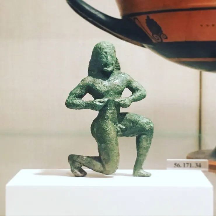 Bronze youth, Greek, 6th century BCE, Bronze, 7.2 cm, The Met, New York. (Photo: Zora)