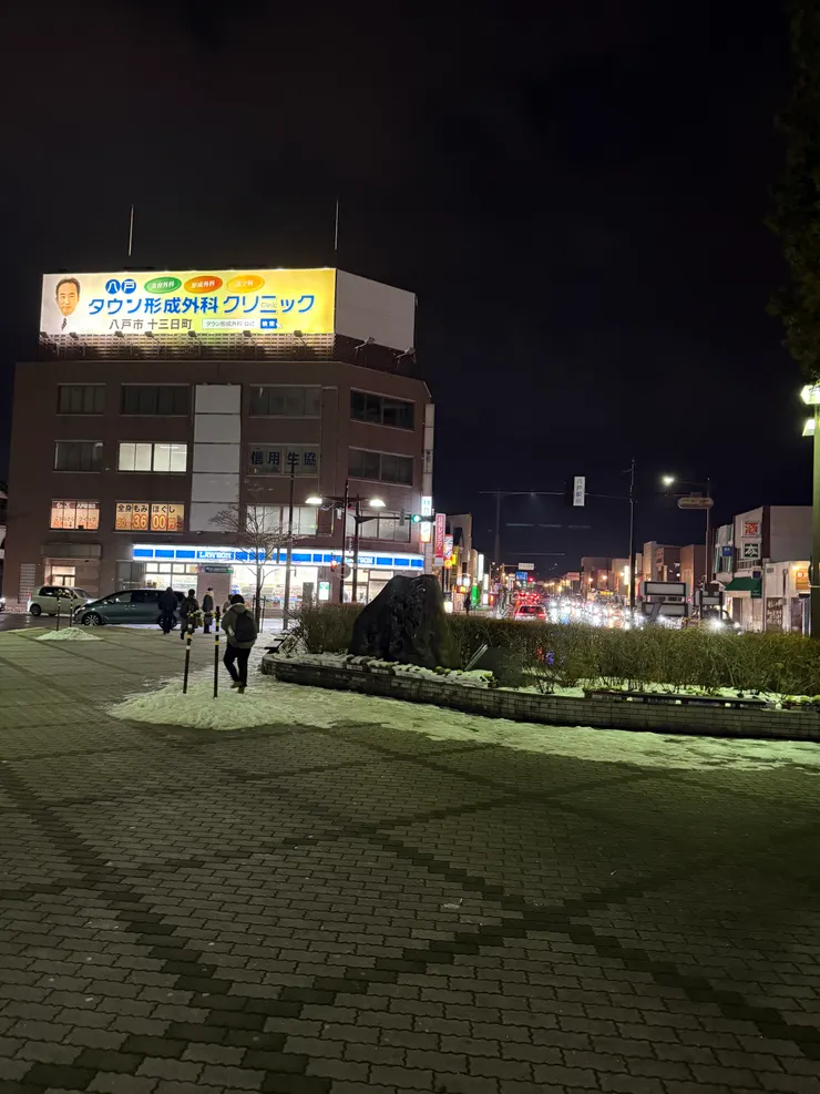 晚上的八戶市。
