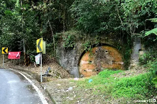 舊六號引水隧道就在武界路旁，相當容易親近