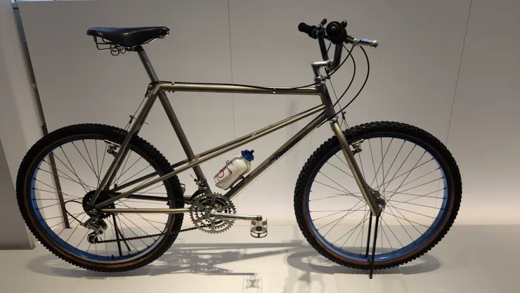 由Joe Breezer所打造的，史上第一台MTB。