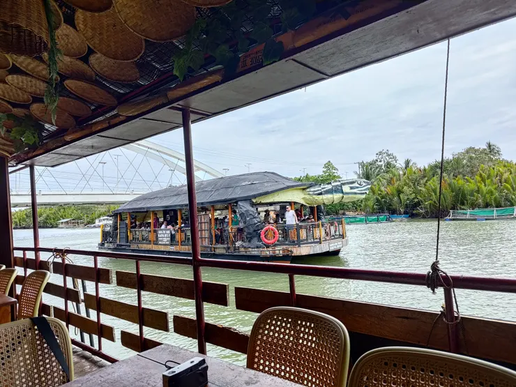 還可以看到其他船旅客，很多人都會友善的打招呼