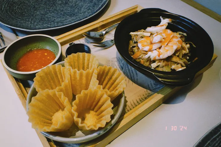 結合新加坡當地特色發展出來的特色餐點:娘惹小金杯(圖片來源:本文作者)