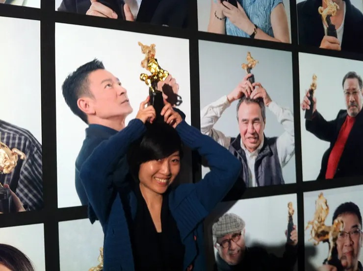 十年前去松菸文創看金馬 50 風華展,硬要學侯導的拍了一張。