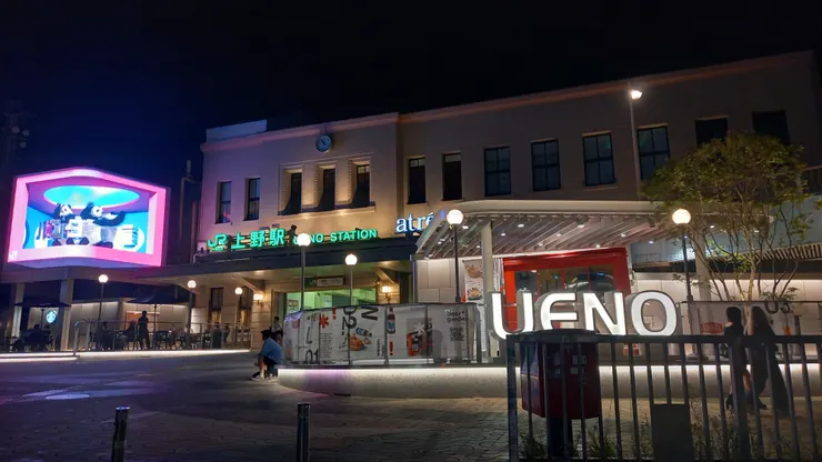 還好有走出來，才能看到上野站的正面