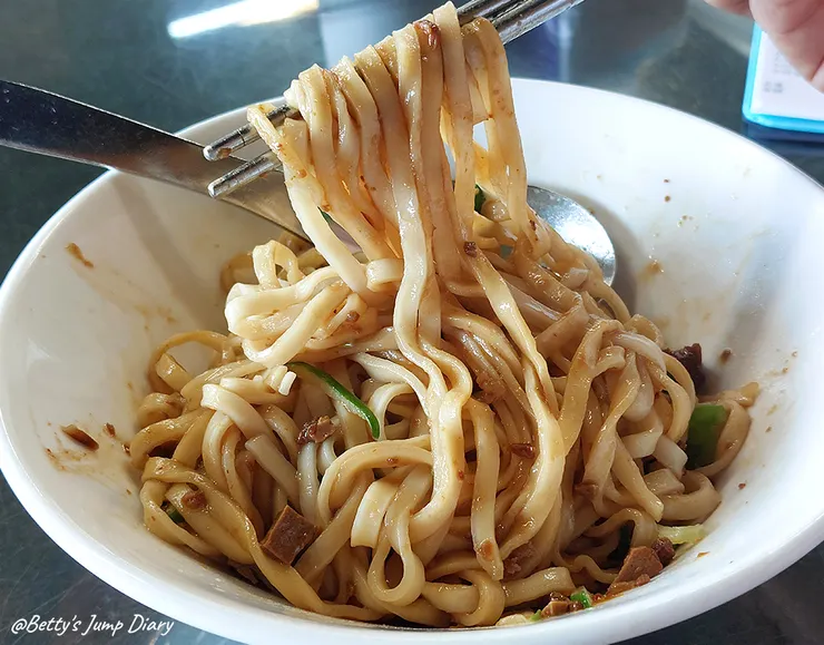 ▲龍潭天川牛肉麵食館 / 圖片來源:Betty's Jump Diary