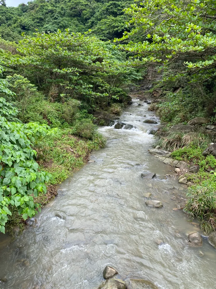 這條「溪仔口」就是一條海岸路徑，被暱稱為「阿朗貳」，充滿著先民的許多故事。