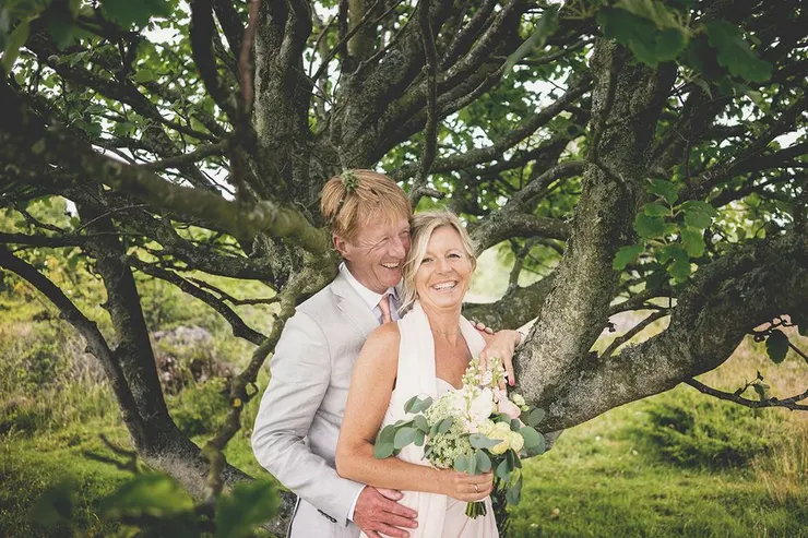 比約恩在 2015 年結婚時，請珠寶商在妻子的婚戒刻上「這也會過去」，被笑說「這是她所有的委託中最不浪漫的一句話」。