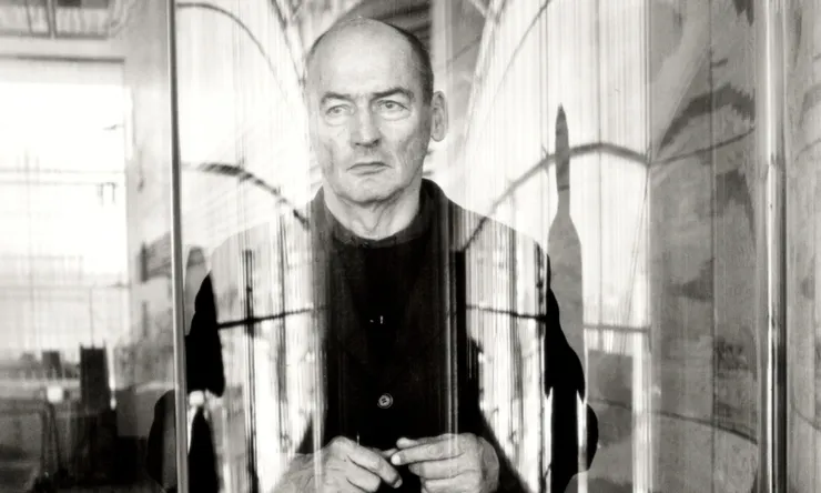 Rem Koolhaas  圖片來源：https://www.architectural-review.com/essays/batik-biennale-and-the-death-of-the-skyscraper-interview-with-rem-koolhaas