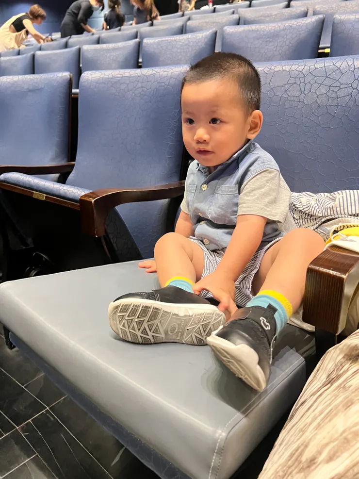 墊子墊高高，小小孩也可以看得到