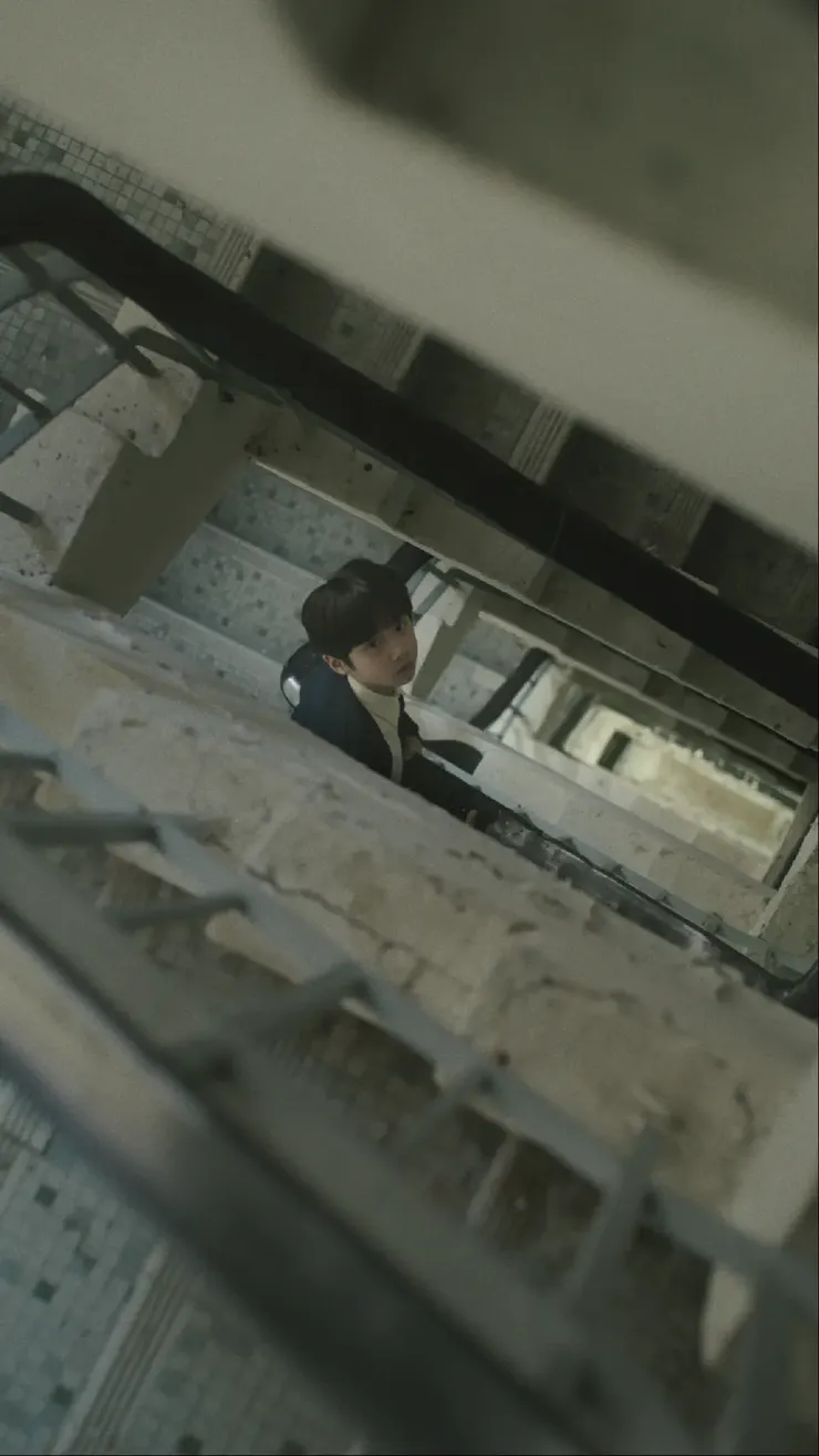 鄭有傑(哥哥)到離世前,都未能安放受暴的不安與惶恐。來源:《年少日記》劇照