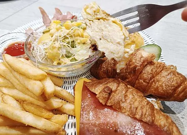 新竹早午餐推薦：歐浮找餐是最美好的陪伴。 歐浮找餐東南店/德