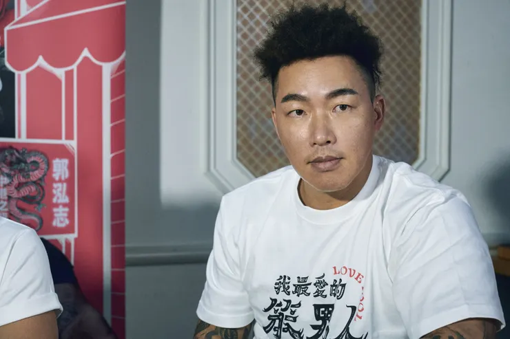 郭泓志私下很會一臉正經說幹話。