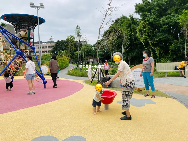 白天平日很多時候都是祖孫的情況下，友善鋪面更重要。