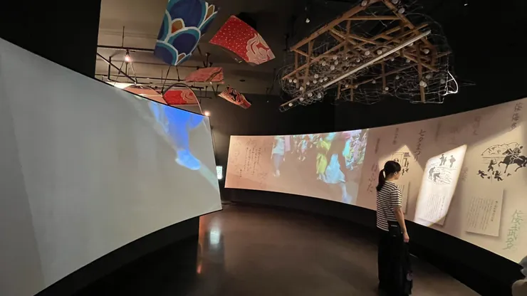 光開場就很有氣勢了。