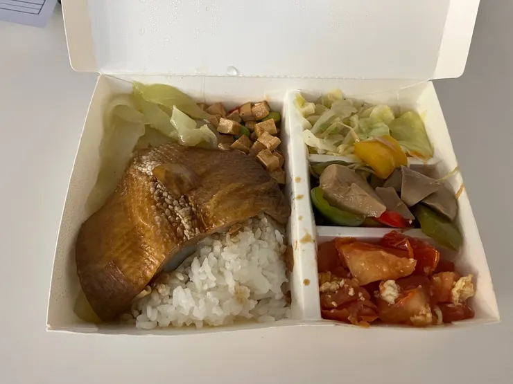 看起來很大片但重量比昨天輕的魚。