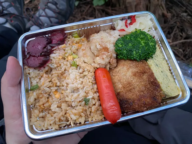 順便休息吃午餐