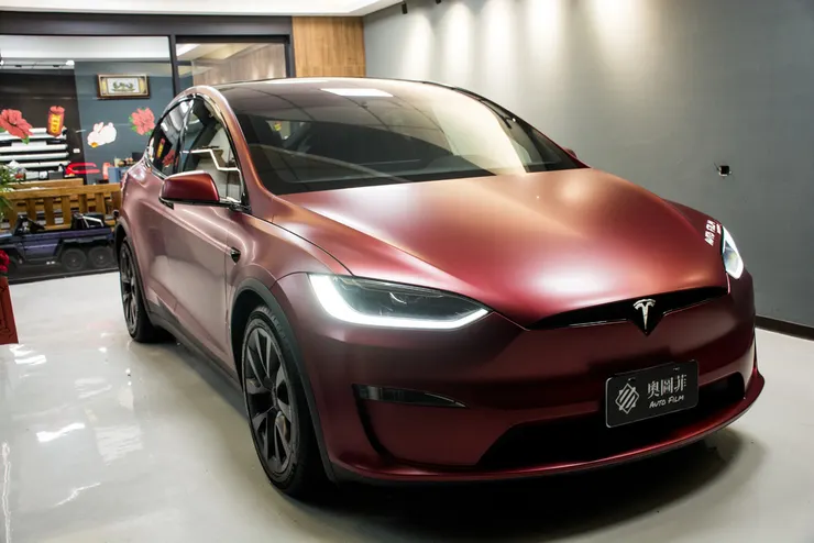 台南奧圖菲汽車包膜推薦|高評價實力店!車體貼膜手路細膩|犀牛