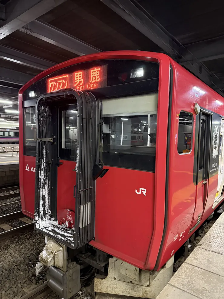 男鹿線的列車是比較特別的蓄電池電車。