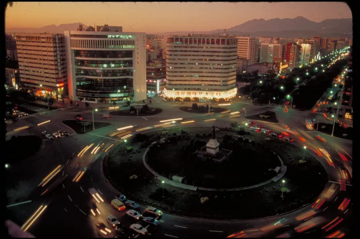 1998年仁愛路夜景（圖片來源：國家文化資料庫）