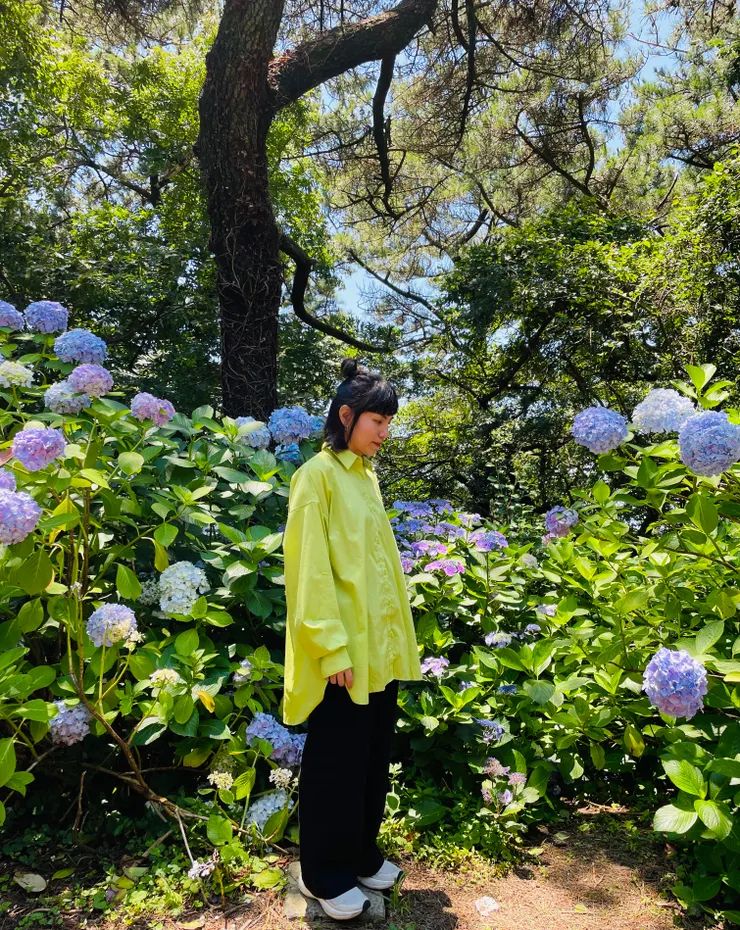 我連這種蘋果綠襯衫都有，同事稱為防走失襯衫