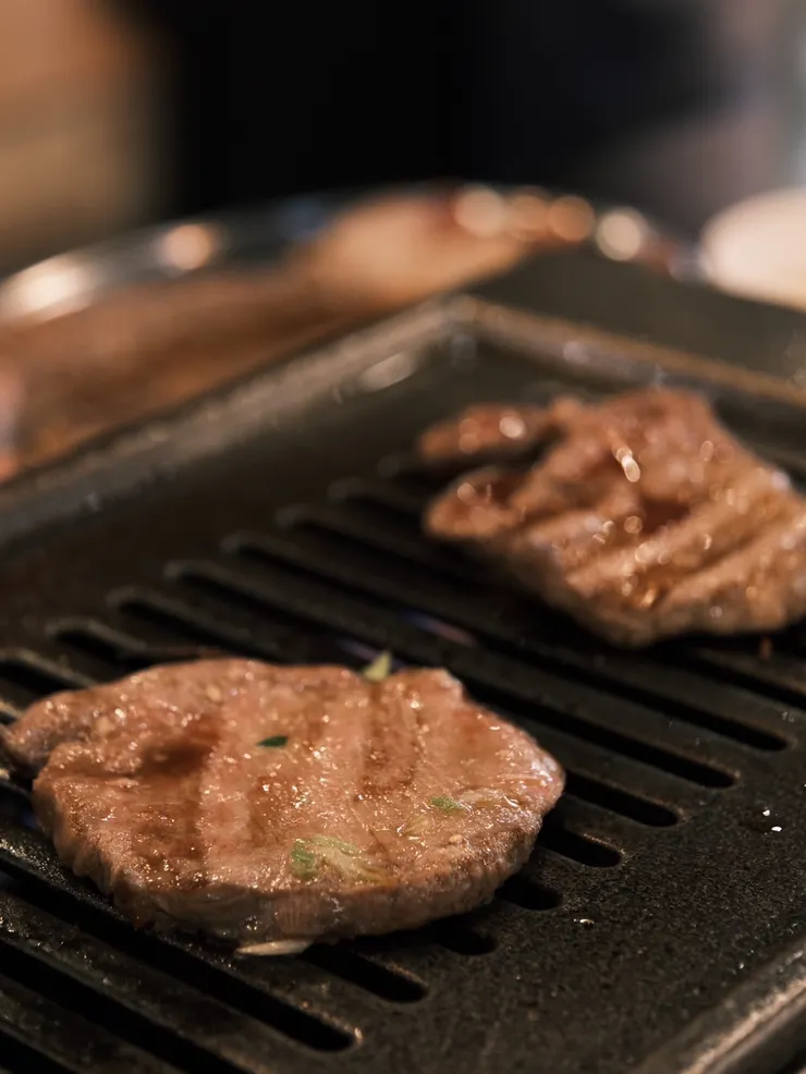 厚切牛舌肉很好吃，牛舌就是要吃厚的，是日本國產牛唷。