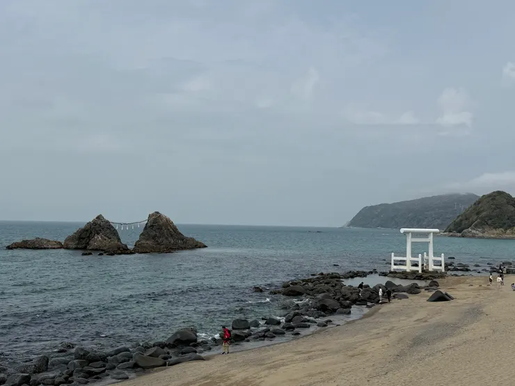 在公車站下車後看到這景色真的會驚呼