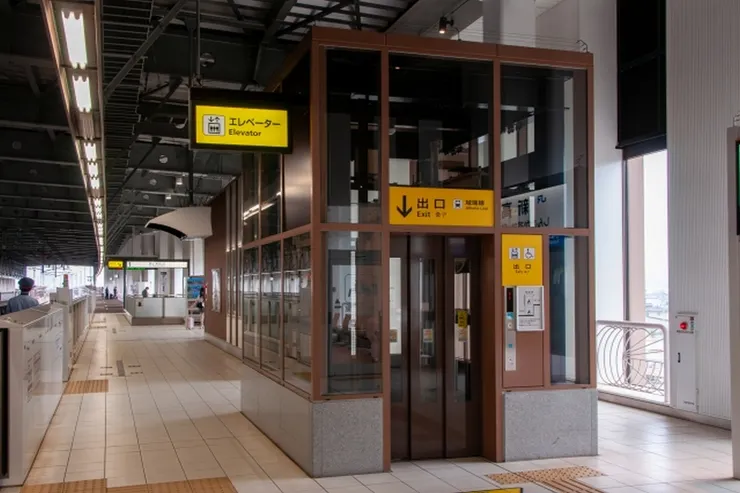 電梯，升降梯 (圖片來自Photo-ac)