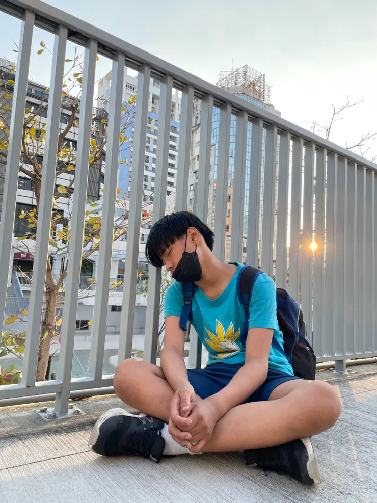 貓頭鷹抬頭想想，為什麼剛才是白天，抬頭就變黑夜？