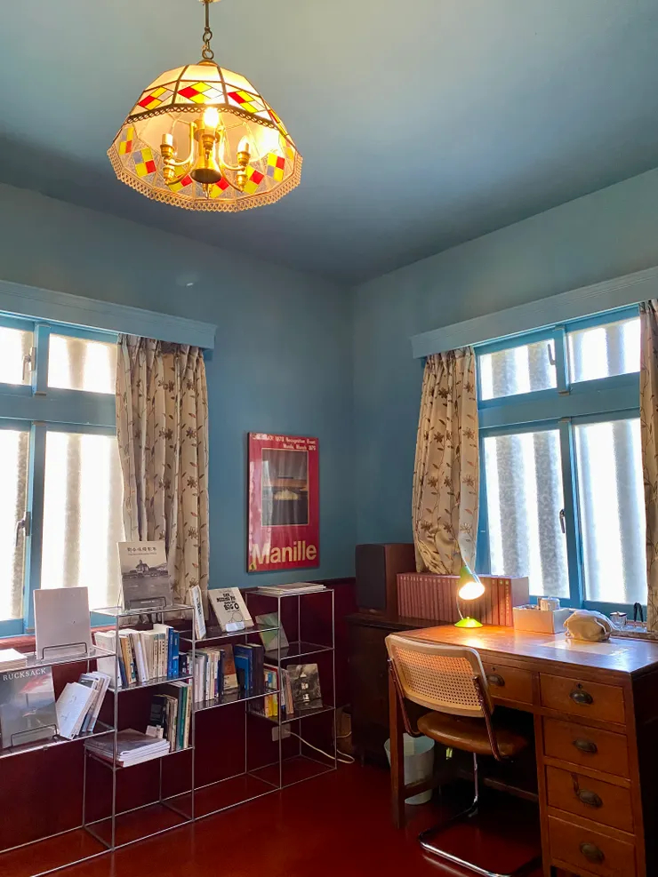 一樓民宿房間的樣子，是某種理想房間的風格。