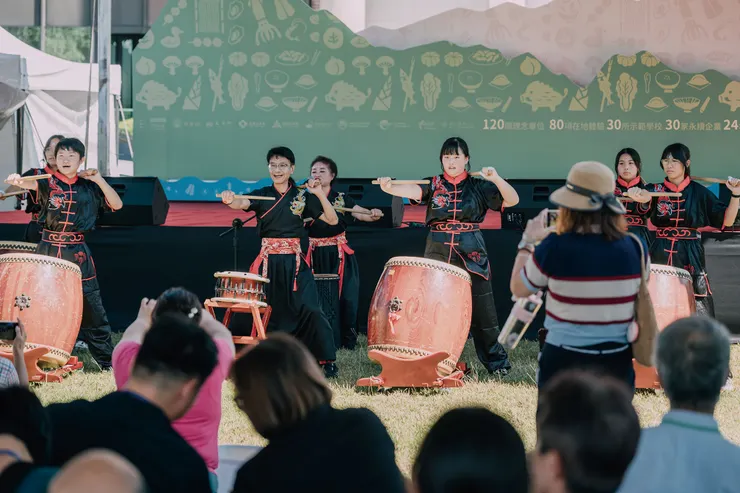 ▲嘉年華開幕活動，寶山國中的小朋友帶來神采奕奕又活潑可愛的小叮噹太鼓表演。