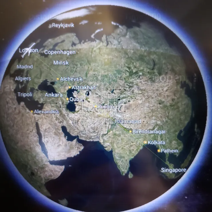 由倫敦至新加坡13小時,新加坡至香港3小時。