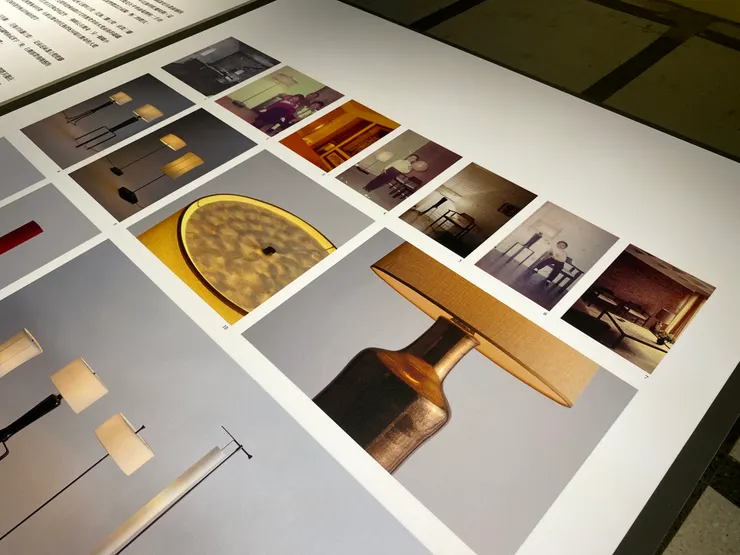 由於復刻難度高，最後僅以照片呈現的冰裂紋花瓶茶几燈。這些陶瓷立燈都從虹盧帶到弘英別墅使用