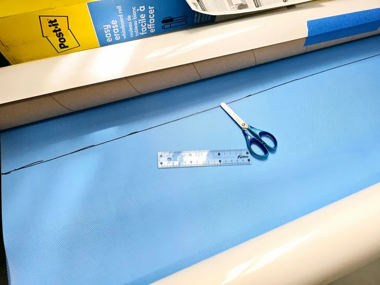 體驗愛塗鴉寶貝看過來!可自由裁切、牆壁、木板隨處可黏、白板