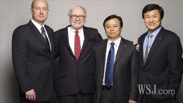 右起－李祿、王傳福(比亞迪創辦人)、巴菲特