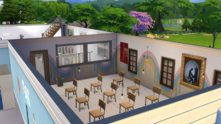 課室的話(不是特別用途的課室或活動室)，這間算是最大的，所以用來做音樂室。