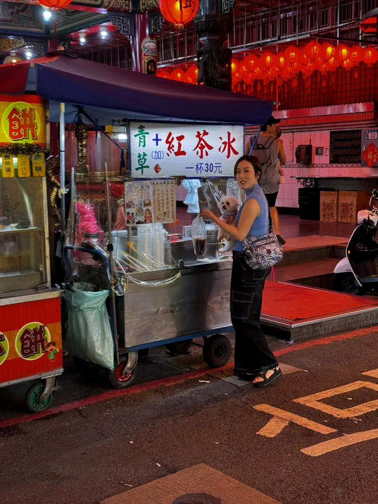 第一次看到用青草做的茶，喝喝看！