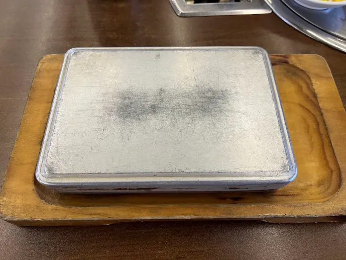 搖搖便當剛送來的樣子。很燙。