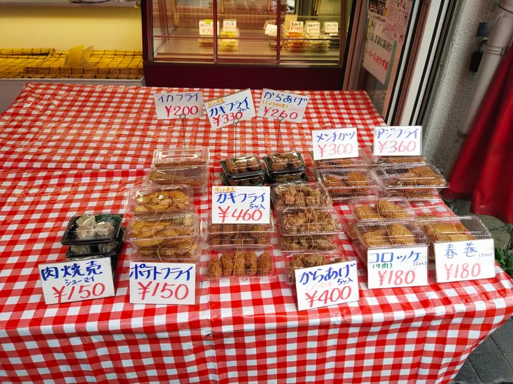 商店街賣熟食的店家，價錢太佛心來者