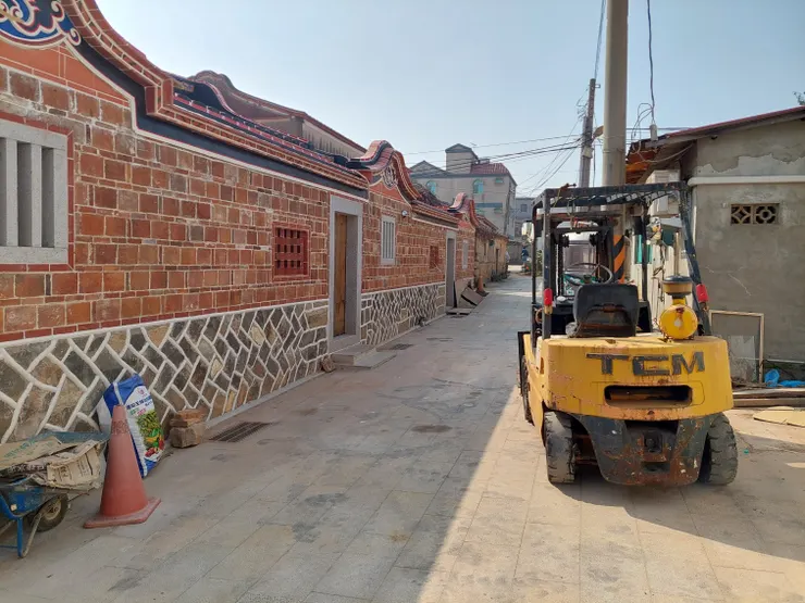 烈嶼后頭社區的一台機具。