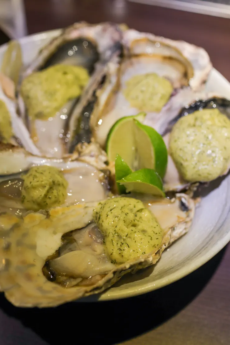 醬料由青蘋果、蒔蘿、日本醬油、芥末