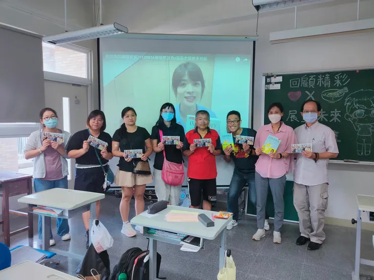 高三上親師座談會與家長合影