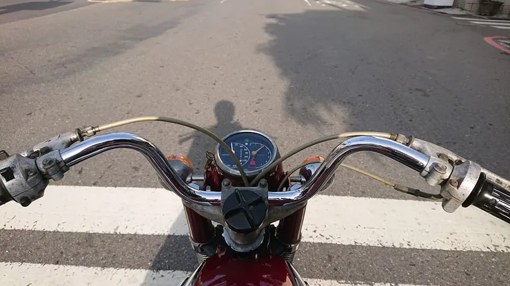 Suzuki T20的等紅燈視角。