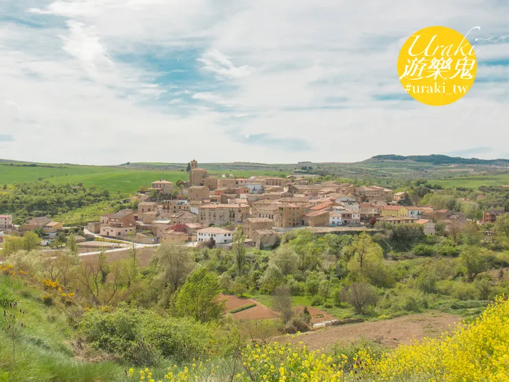 對面山丘上的Torres del Río