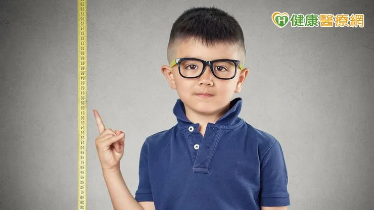 隨著醫療發展，目前已有新一代長效週打生長激素作為治療選項之一，提供與過往每日施打不同的給藥方式。