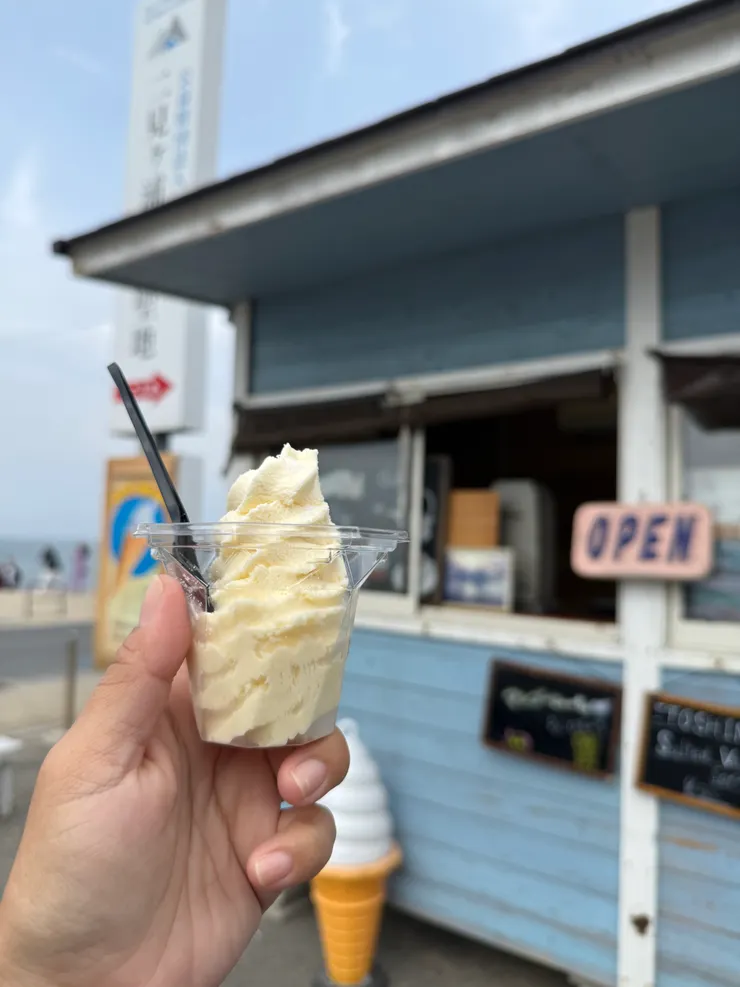 路邊好吃冰淇淋攤,老闆刻意放慢速度講日文就是貼心~