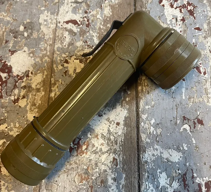 也賣軍用手電筒