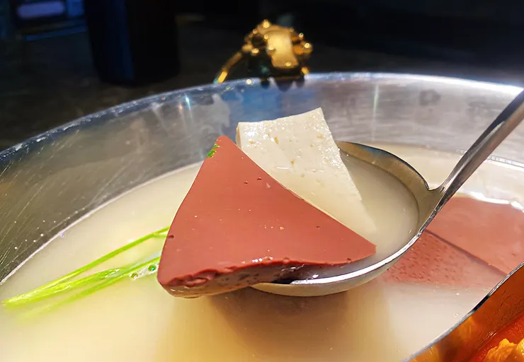 內湖火鍋推薦│柳記螺螄粉火鍋，訂位即送海鮮，當月壽星滿額霸氣贈送海鮮塔