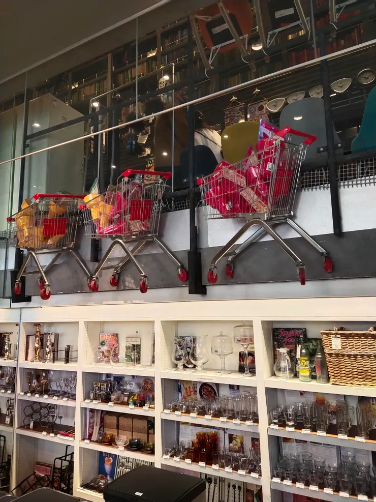 陳列也很花心思--買！買！買！